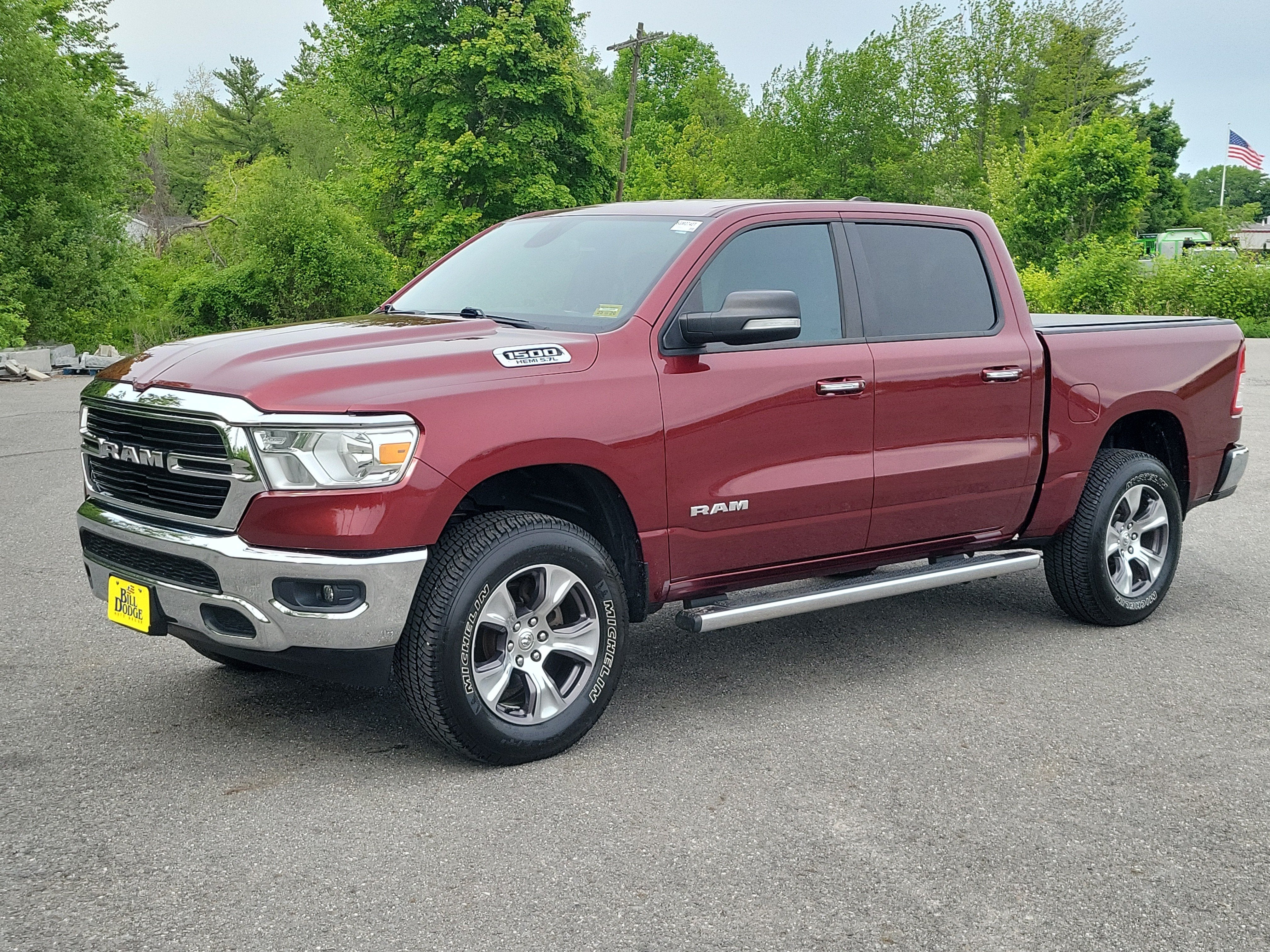 2019 RAM 1500 Big Horn/Lone Star Crew Cab 4x4 5'7" Box in Red — front three-quarter view