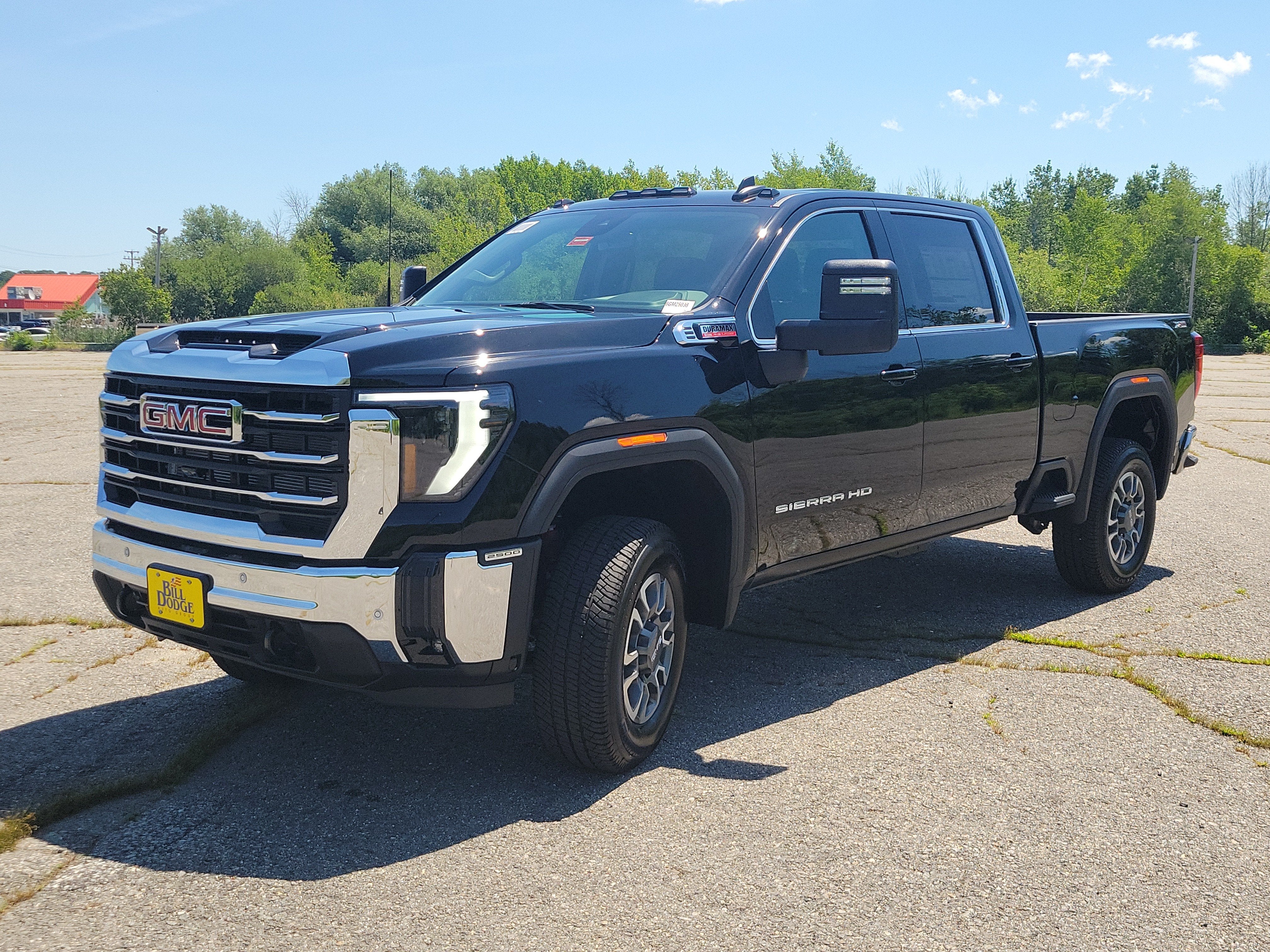 2026 GMC Sierra 2500 HD SLE in Onyx Black — front three-quarter view