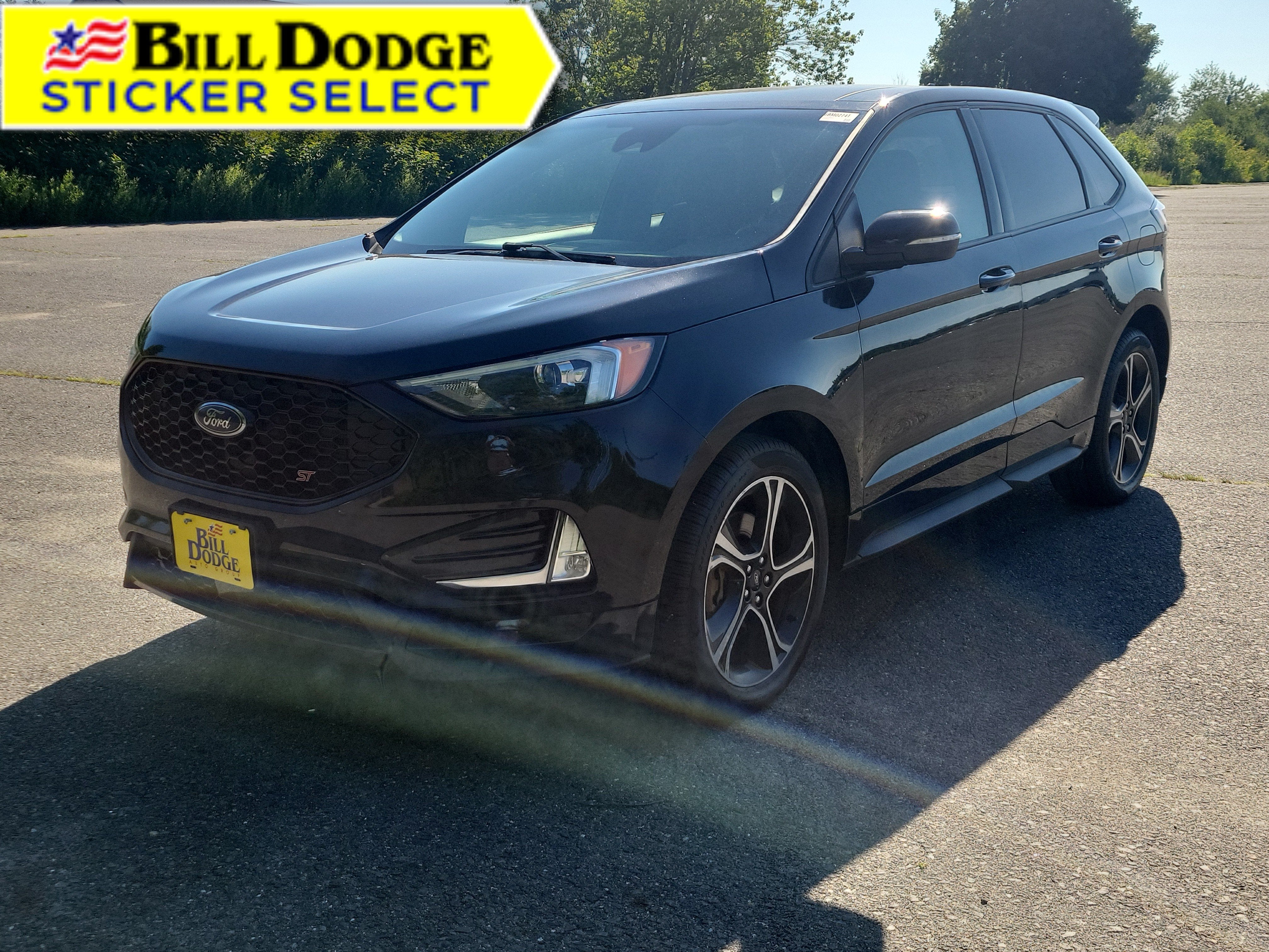 2019 Ford Edge ST in Black — front three-quarter view