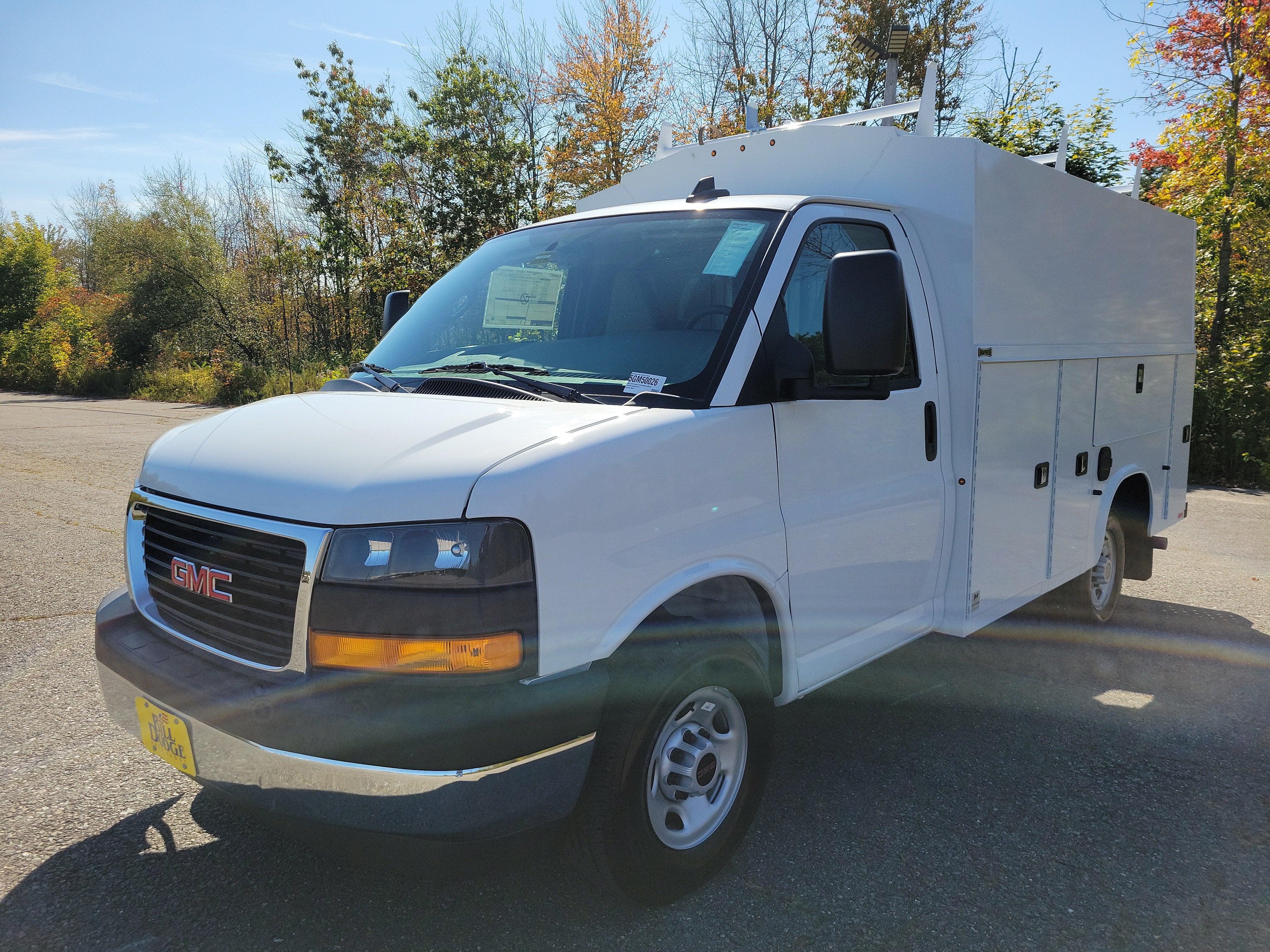 2025 GMC Savana Cutaway 3500 1WT in Summit White — front three-quarter view